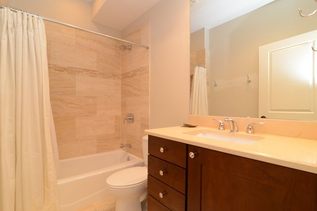 2848 N Sheffield Avenue 2S, Chicago, IL 60657
