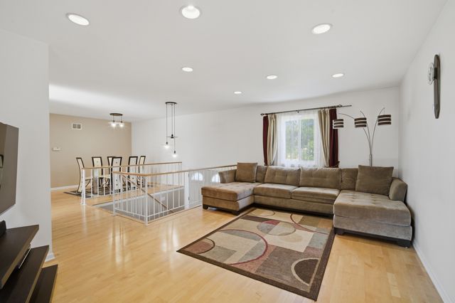 301 HORATIO Boulevard, Buffalo Grove, IL 60089