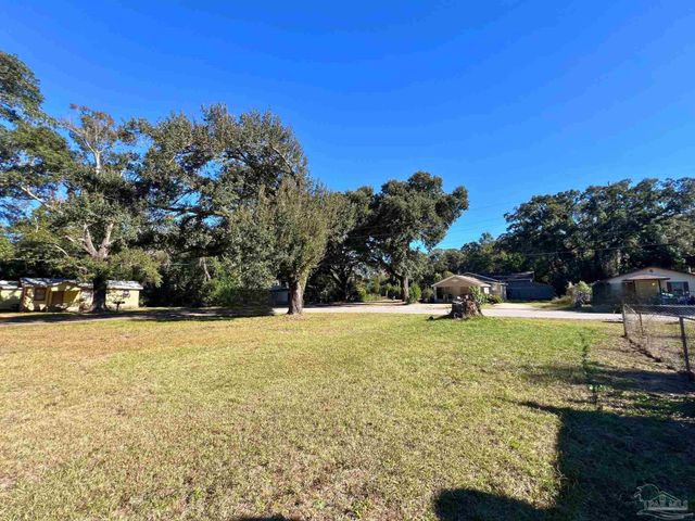 5 Simon Ct, Pensacola, FL 32505
