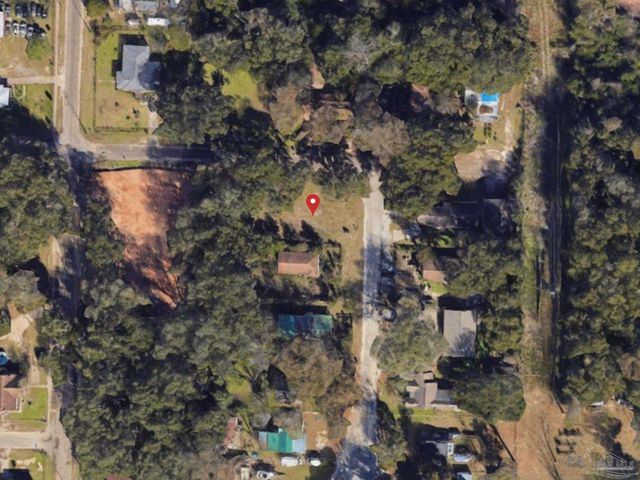 5 Simon Ct, Pensacola, FL 32505