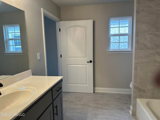 343 Country Garden Drive, Southaven, MS 38671