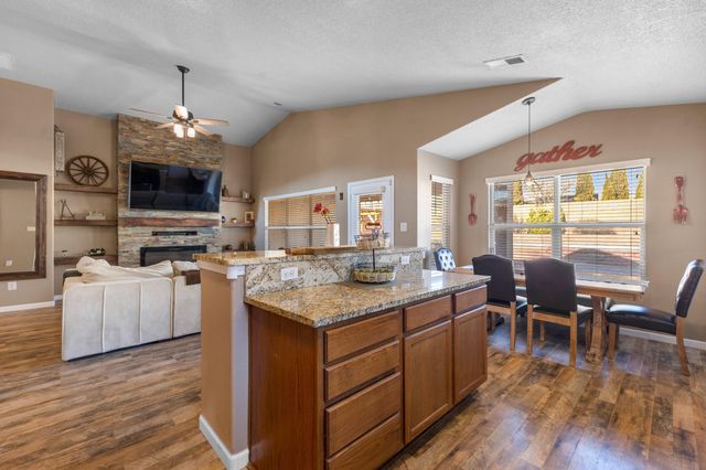 2512 Mesa Crotalo Road SE, Rio Rancho, NM 87124