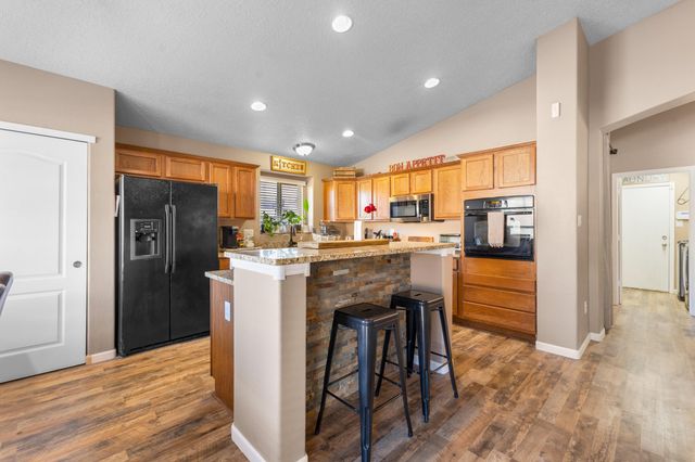 2512 Mesa Crotalo Road SE, Rio Rancho, NM 87124