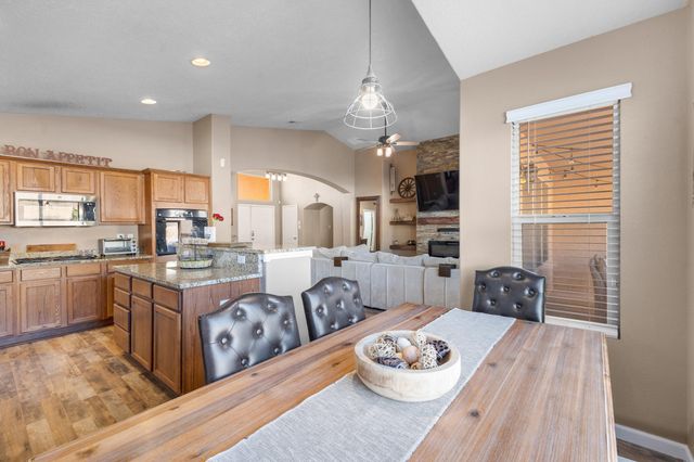 2512 Mesa Crotalo Road SE, Rio Rancho, NM 87124