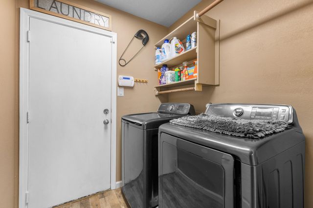 2512 Mesa Crotalo Road SE, Rio Rancho, NM 87124