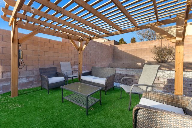 2512 Mesa Crotalo Road SE, Rio Rancho, NM 87124