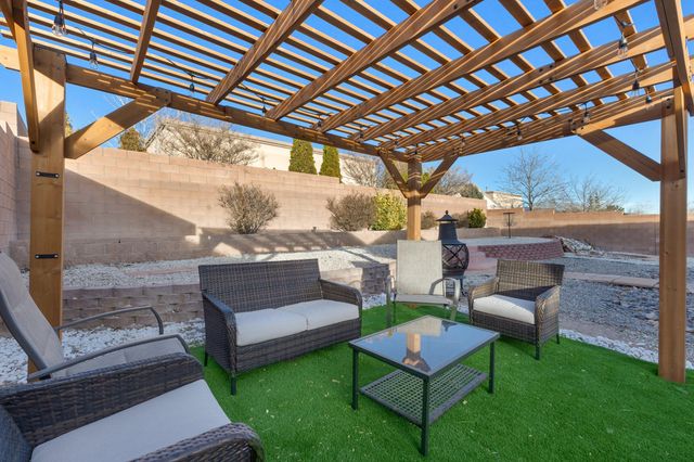 2512 Mesa Crotalo Road SE, Rio Rancho, NM 87124