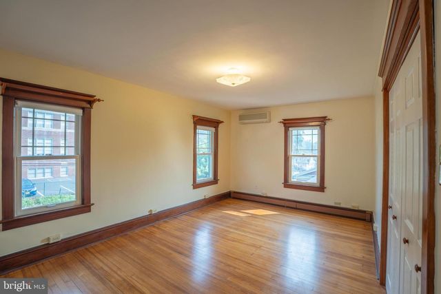 26 OSBORNE AVE, Morrisville, PA 19067