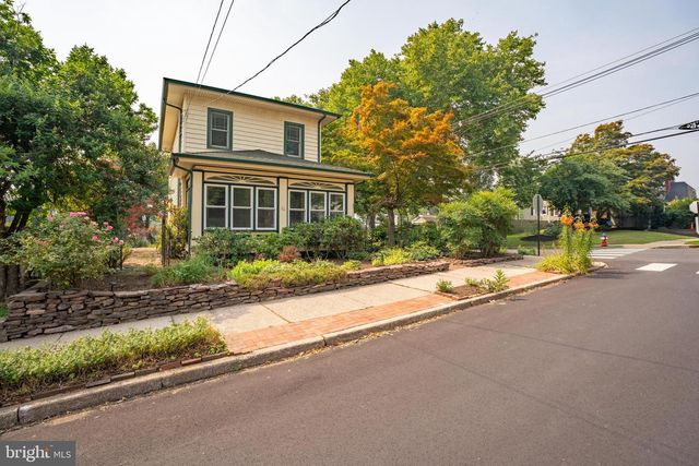 26 OSBORNE AVE, Morrisville, PA 19067