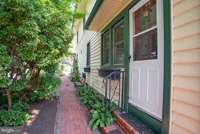 26 OSBORNE AVE, Morrisville, PA 19067