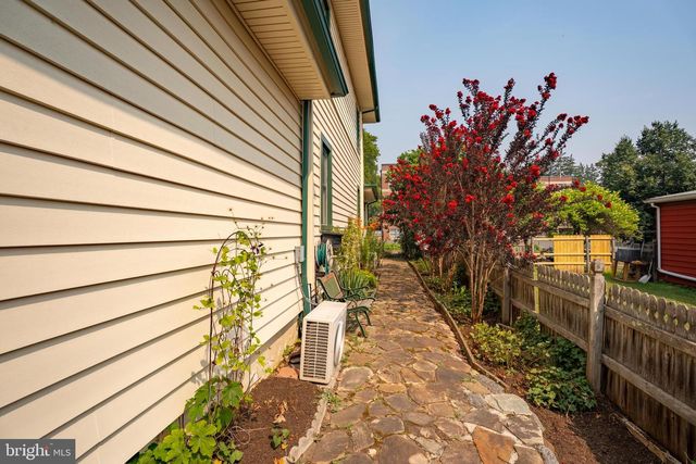 26 OSBORNE AVE, Morrisville, PA 19067