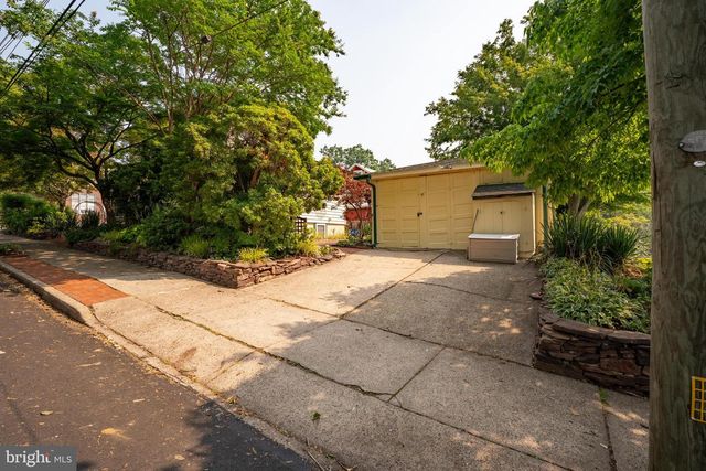 26 OSBORNE AVE, Morrisville, PA 19067