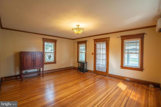 26 OSBORNE AVE, Morrisville, PA 19067