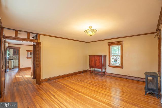 26 OSBORNE AVE, Morrisville, PA 19067