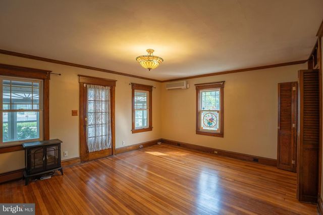 26 OSBORNE AVE, Morrisville, PA 19067