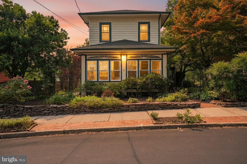 26 OSBORNE AVE, Morrisville, PA 19067