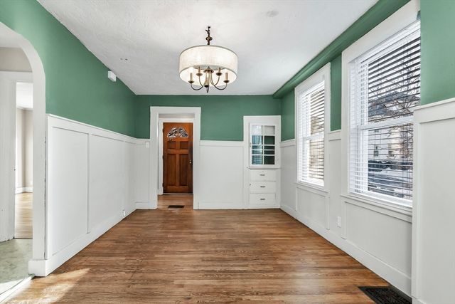 17 Pond St, Beverly, MA 01915