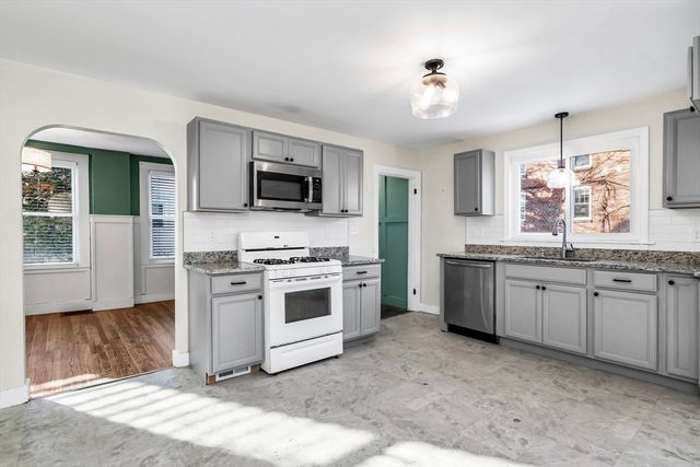 17 Pond St, Beverly, MA 01915