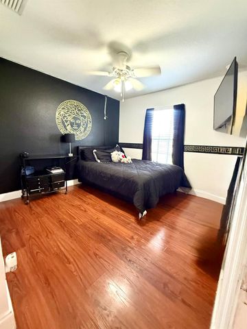 1561 SW Gadsan Avenue, Port St Lucie, FL 34953