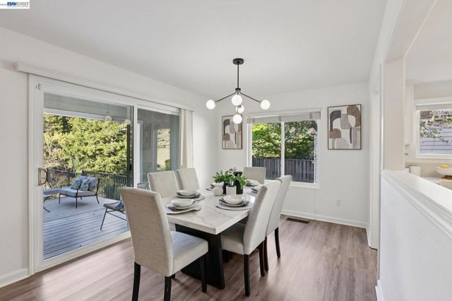 1809 N Forest Hill Pl, Danville, CA 94526