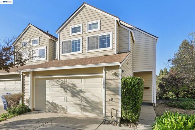 1809 N Forest Hill Pl, Danville, CA 94526