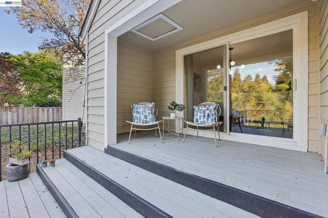 1809 N Forest Hill Pl, Danville, CA 94526