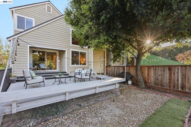 1809 N Forest Hill Pl, Danville, CA 94526