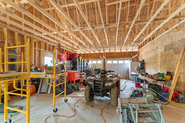 8329 Oakville Waltz Road, Belleville, MI 48111