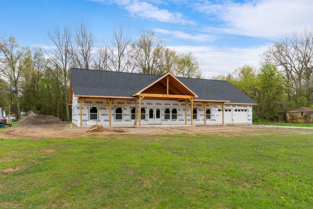 8329 Oakville Waltz Road, Belleville, MI 48111