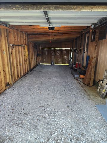 1216 11th Avenue NW, Ardmore, OK 73401