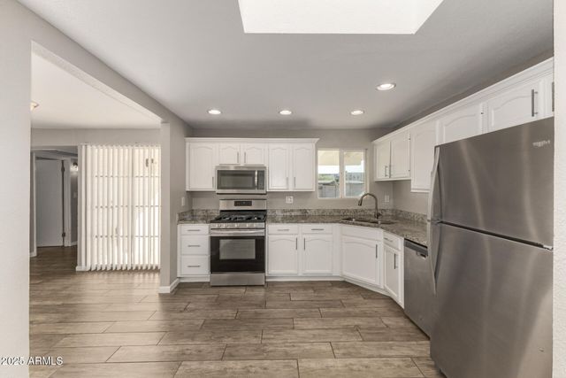 2025 E DON CARLOS Avenue, Tempe, AZ 85281