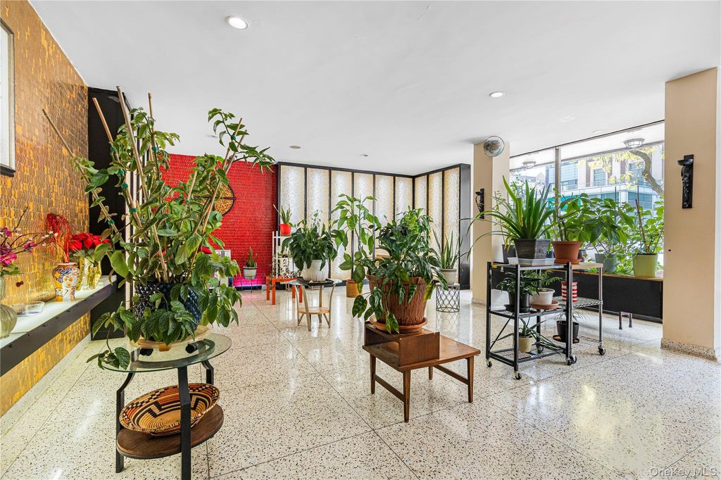 8915 Parsons Boulevard 11D, Jamaica, NY 11432 — photo 2