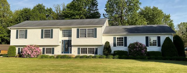 8565 BARKER Road, Girard, PA 16417