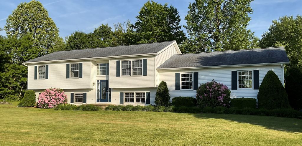 8565 BARKER Road, Girard, PA 16417