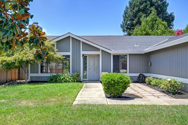 103 Ponderosa Ct, Folsom, CA 95630