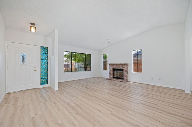 103 Ponderosa Ct, Folsom, CA 95630