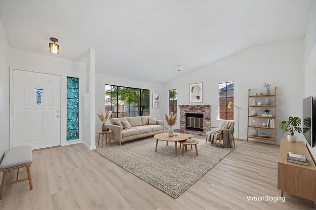 103 Ponderosa Ct, Folsom, CA 95630
