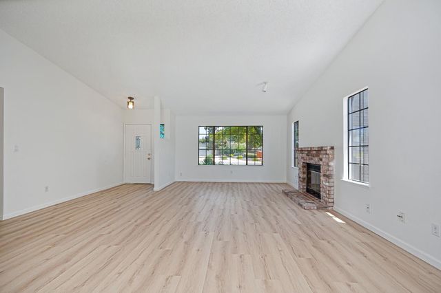 103 Ponderosa Ct, Folsom, CA 95630