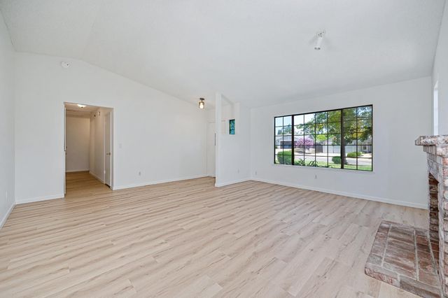 103 Ponderosa Ct, Folsom, CA 95630