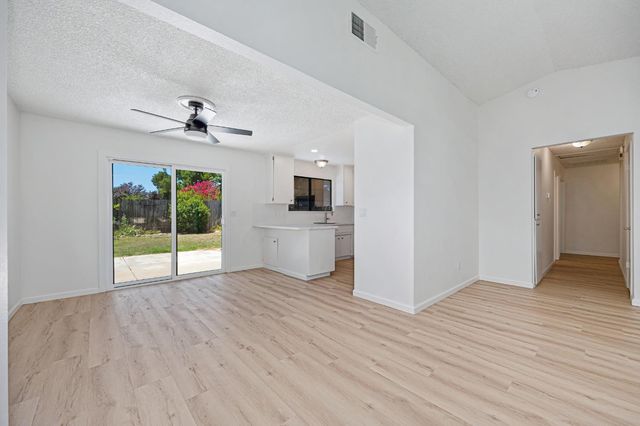 103 Ponderosa Ct, Folsom, CA 95630
