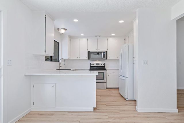 103 Ponderosa Ct, Folsom, CA 95630