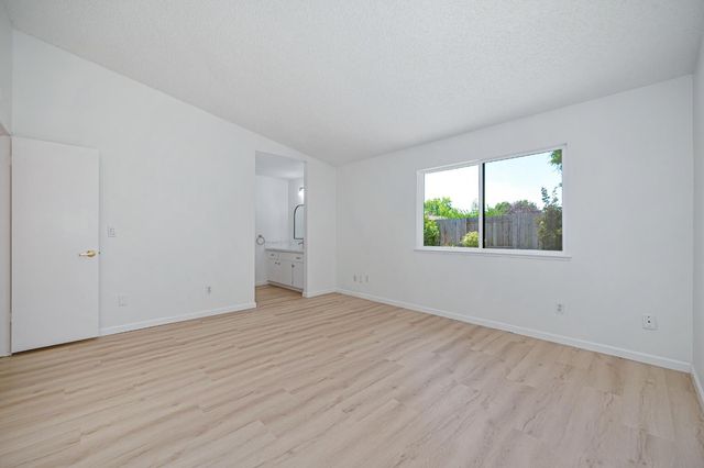 103 Ponderosa Ct, Folsom, CA 95630