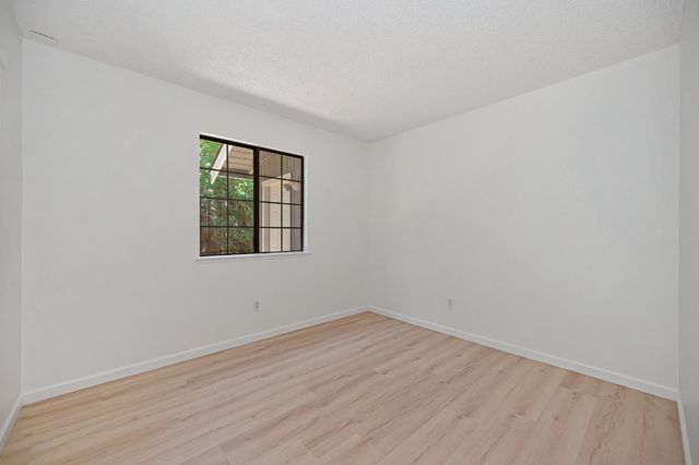 103 Ponderosa Ct, Folsom, CA 95630