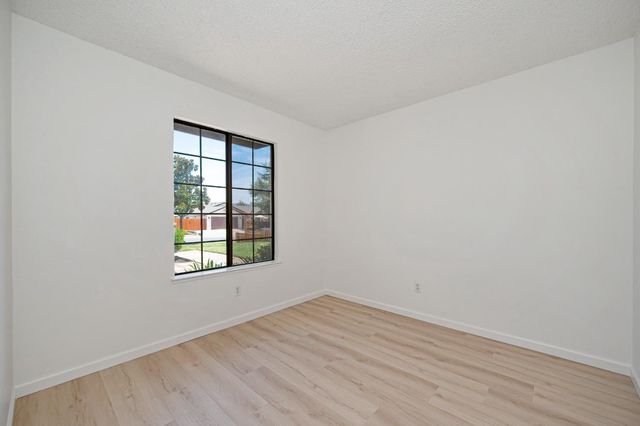 103 Ponderosa Ct, Folsom, CA 95630