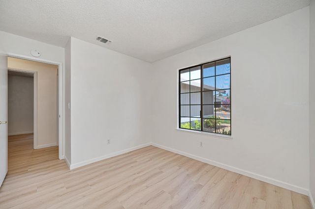 103 Ponderosa Ct, Folsom, CA 95630