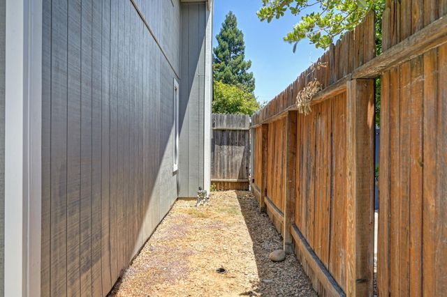 103 Ponderosa Ct, Folsom, CA 95630