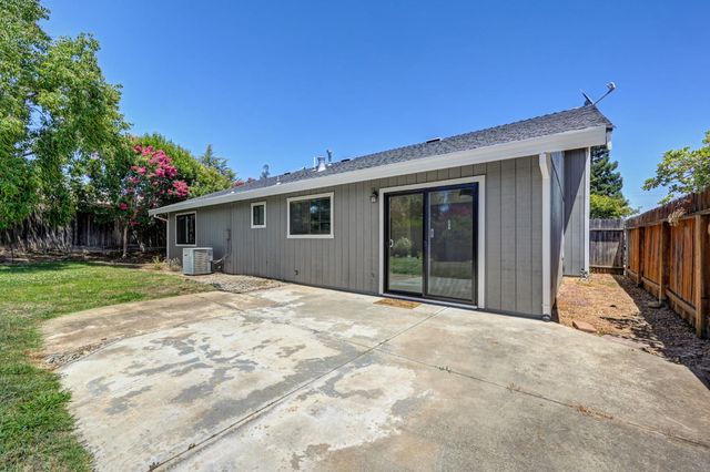103 Ponderosa Ct, Folsom, CA 95630