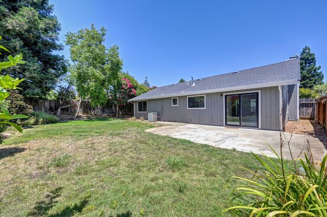 103 Ponderosa Ct, Folsom, CA 95630