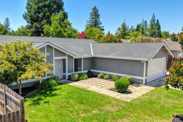 103 Ponderosa Ct, Folsom, CA 95630