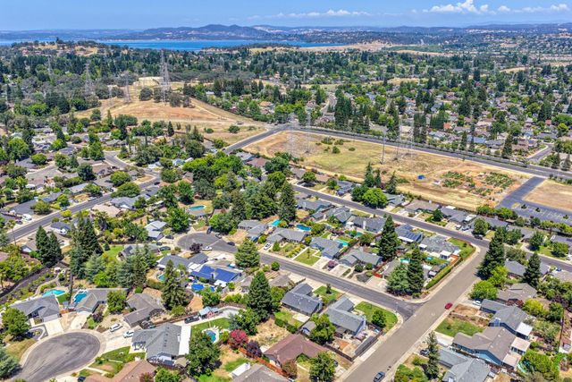 103 Ponderosa Ct, Folsom, CA 95630